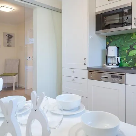 Heiderose Dr. Rossstr. *