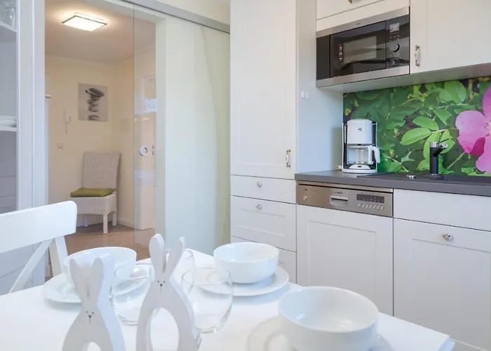 Heiderose Dr. Rossstr. *